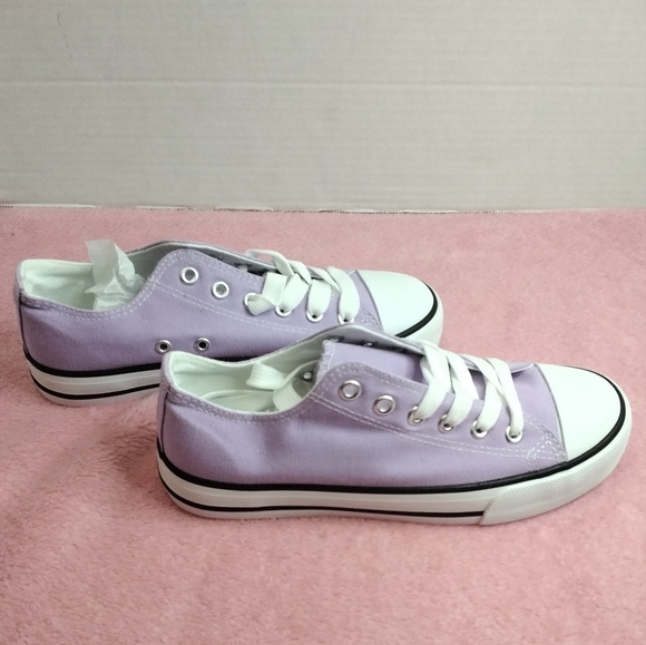 Womens size 5 lavender canvas shoes - Picture 5 of 7